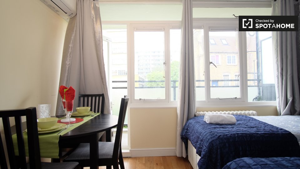 Immagine 3 di Ufficio in affitto  in Flat a 