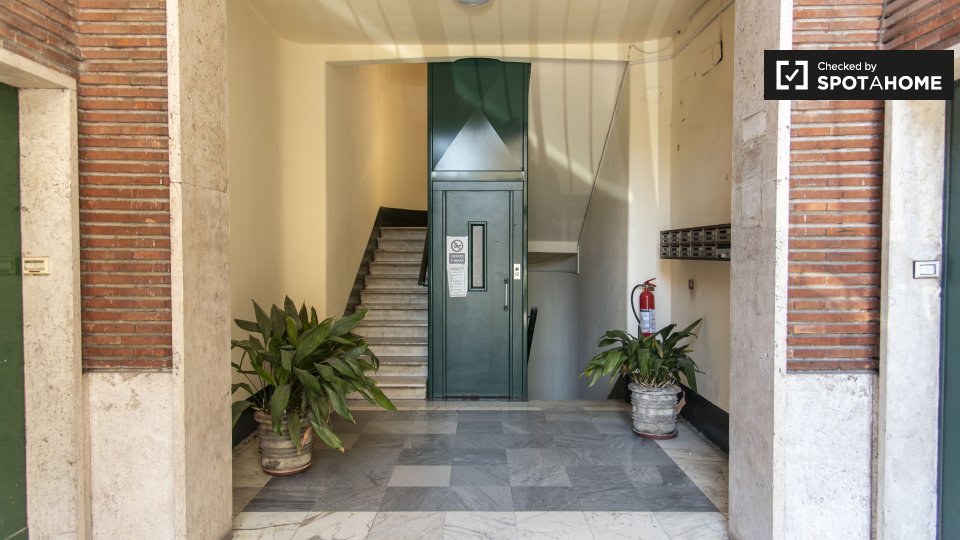 Immagine 10 di Camera condivisa in affitto  in Via Costantino Corvisieri a Roma