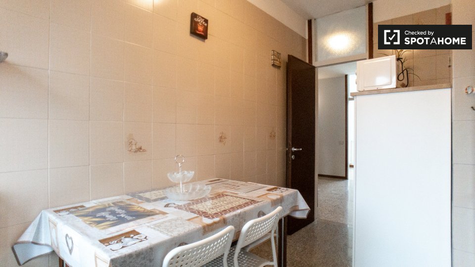 Immagine 10 di Camera condivisa in affitto  in Via Lucca, 20152 Milano MI, Italy a Milano