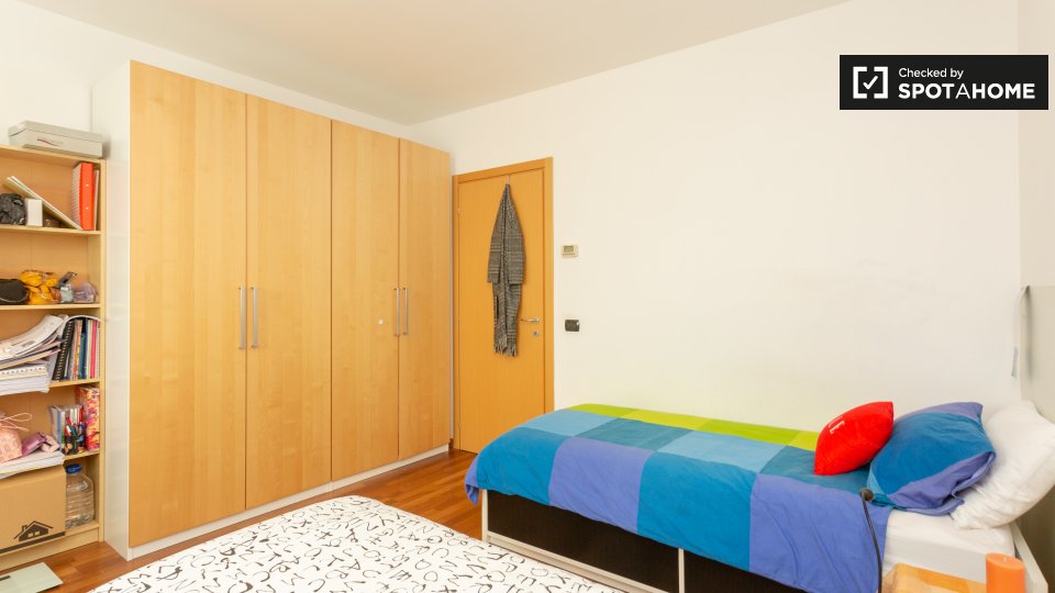 Immagine 2 di Camera condivisa in affitto  in Viale dell'Innovazione a Milano