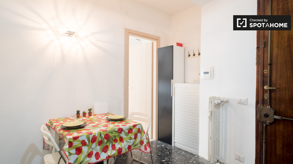 Immagine 10 di Camera condivisa in affitto  in Via Casilina a Roma