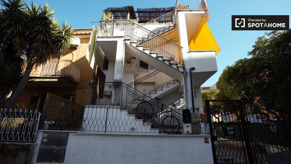 Immagine 14 di Ufficio in affitto  in Via del Podere Rosa Roma RM, Italy a Roma