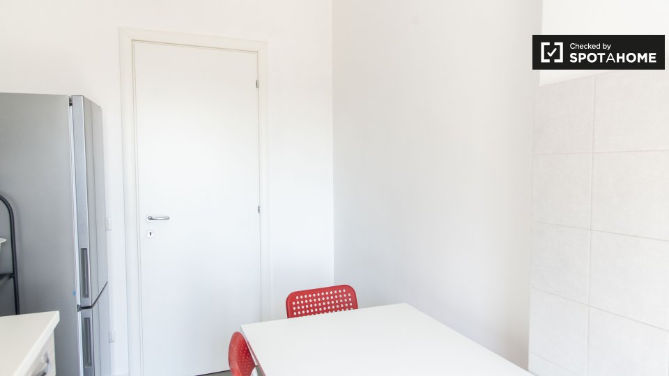 Immagine 12 di Camera condivisa in affitto  in Viale Etiopia a Roma