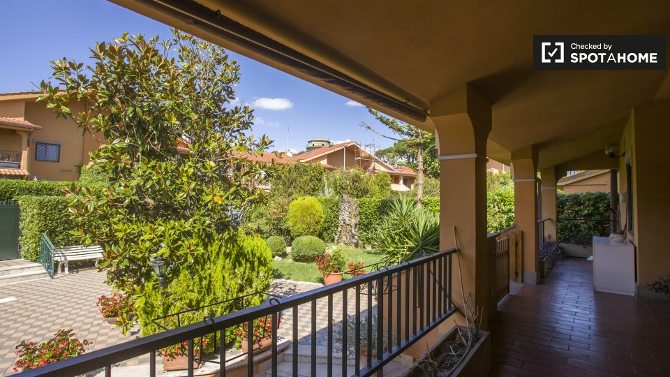 Immagine 8 di Appartamento in affitto  in Via Del fosso di Fioranello a Roma