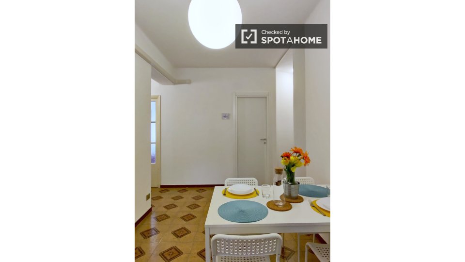 Immagine 13 di Camera condivisa in affitto  in via Barzoni a Milano