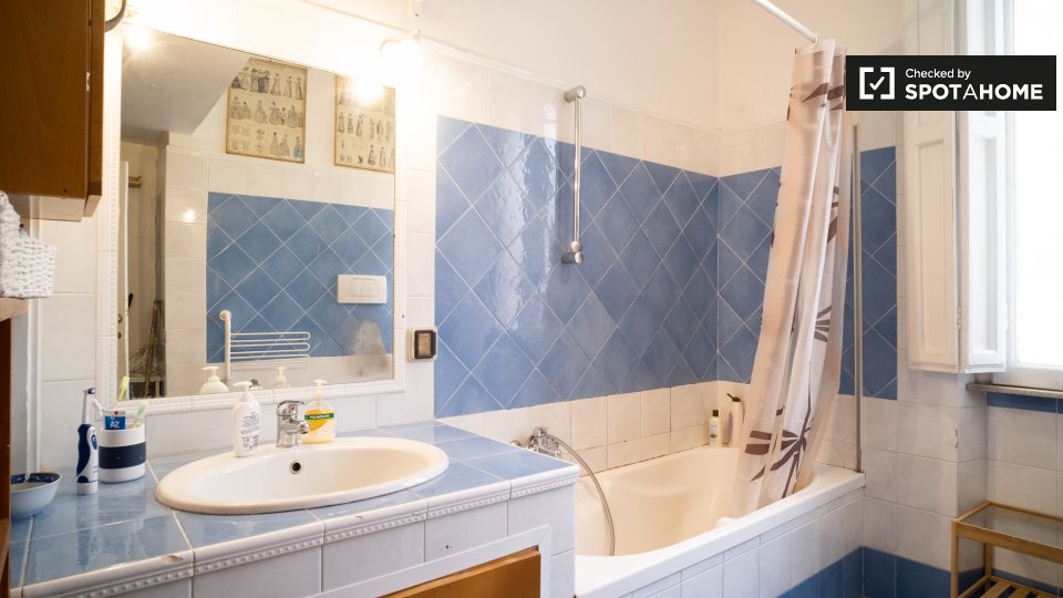 Immagine 7 di Camera condivisa in affitto  in Via Antonio Gallonio, 00161 Roma RM, Italy a Roma