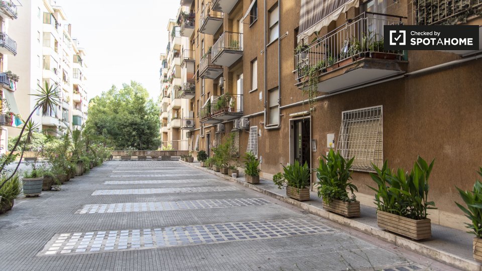 Immagine 17 di Ufficio in affitto  in Circonvallazione Ostiense, 00154 Roma RM, Italy a Roma