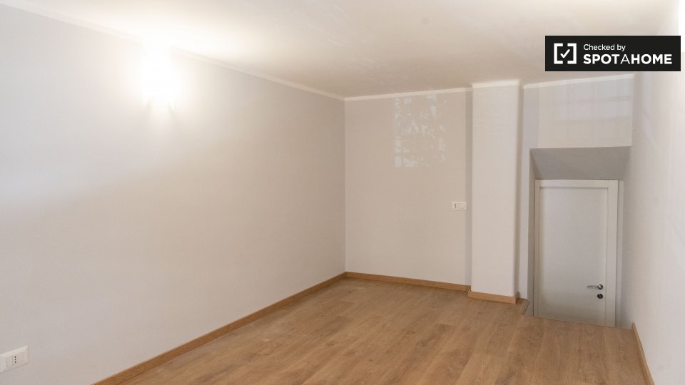 Immagine 19 di Appartamento in affitto  in Via Alessandria a Roma