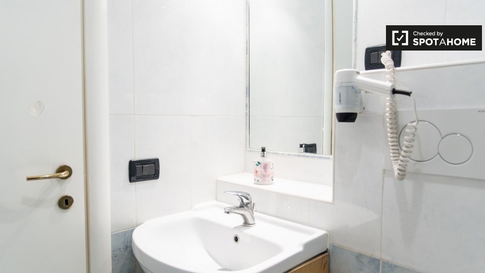 Immagine 9 di Ufficio in affitto  in Circonvallazione Ostiense, 00154 Roma RM, Italy a Roma