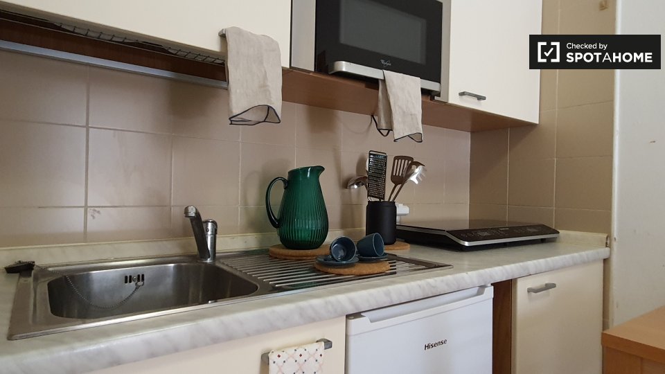 Immagine 4 di Camera condivisa in affitto  in Via Anton Giulio Barrili a Milano