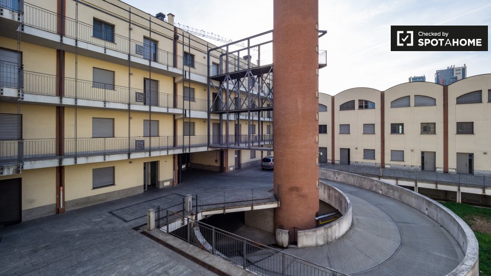 Immagine 10 di Ufficio in affitto  in Via Enrico Cosenz a Milano