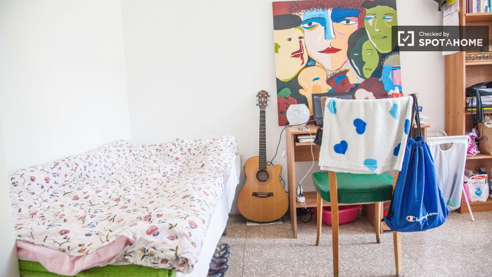 Immagine 10 di Camera condivisa in affitto  in Via Tuscolana a Roma