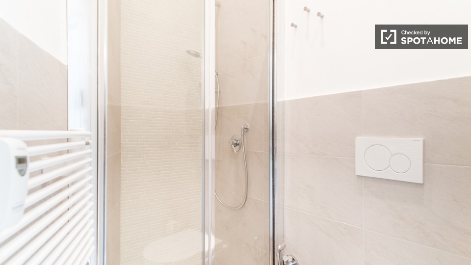 Immagine 14 di Appartamento in affitto  in Via Vespasiano a Roma