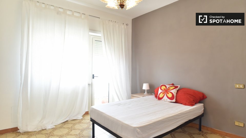 Immagine 3 di Camera condivisa in affitto  in Via Oderzo, 00182 Roma RM, Italy a Roma