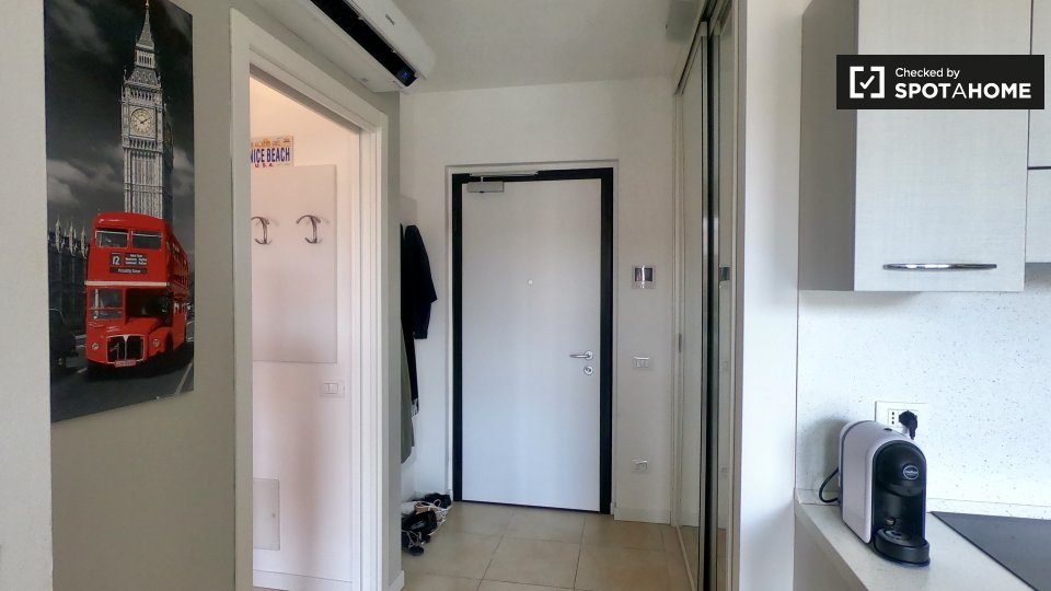 Immagine 5 di Appartamento in affitto  in Via Varesina, 20156 Milano MI, Italy a Milano