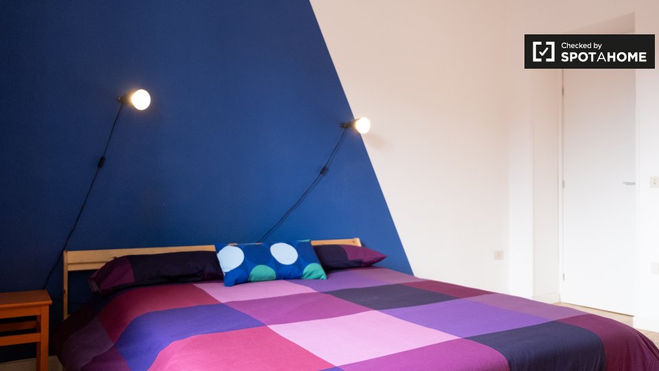 Immagine 3 di Camera condivisa in affitto  in Via dei Glicini a Roma