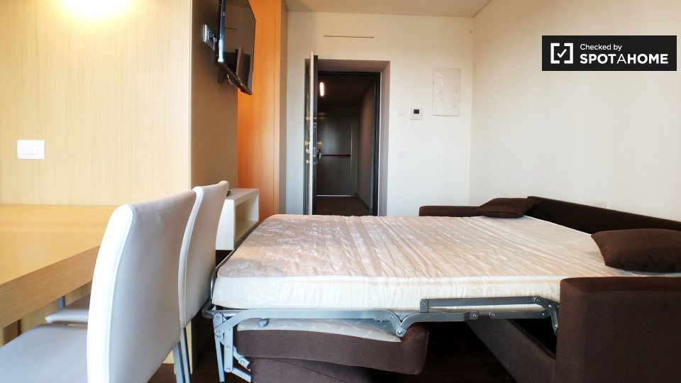 Immagine 8 di Ufficio in affitto  in Via Carlo Imbonati, 20159 Milano MI, Italy a Milano