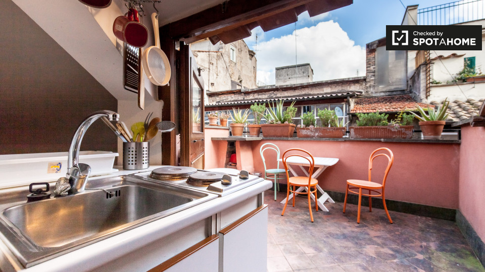 Immagine 3 di Ufficio in affitto  in Arco della Chiesa Nuova a Roma