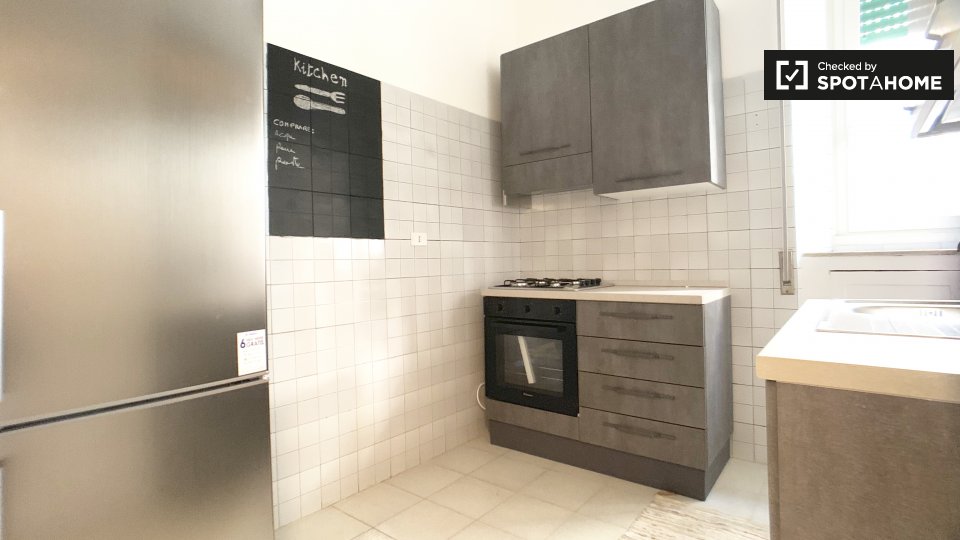 Immagine 6 di Appartamento in affitto  in Viale dei Quattro Venti, 00152 Roma RM, Italy a Roma