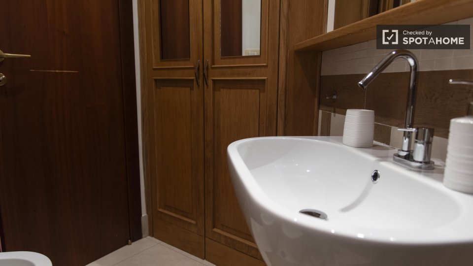 Immagine 8 di Appartamento in affitto  in Via dei Podesti a Roma