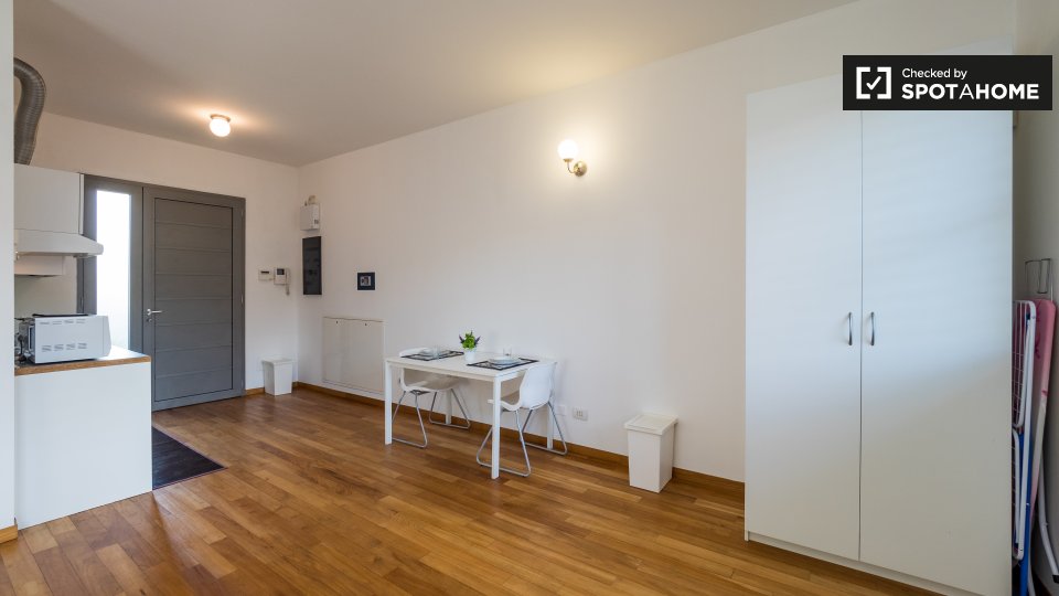 Immagine 4 di Ufficio in affitto  in Via Enrico Cosenz a Milano