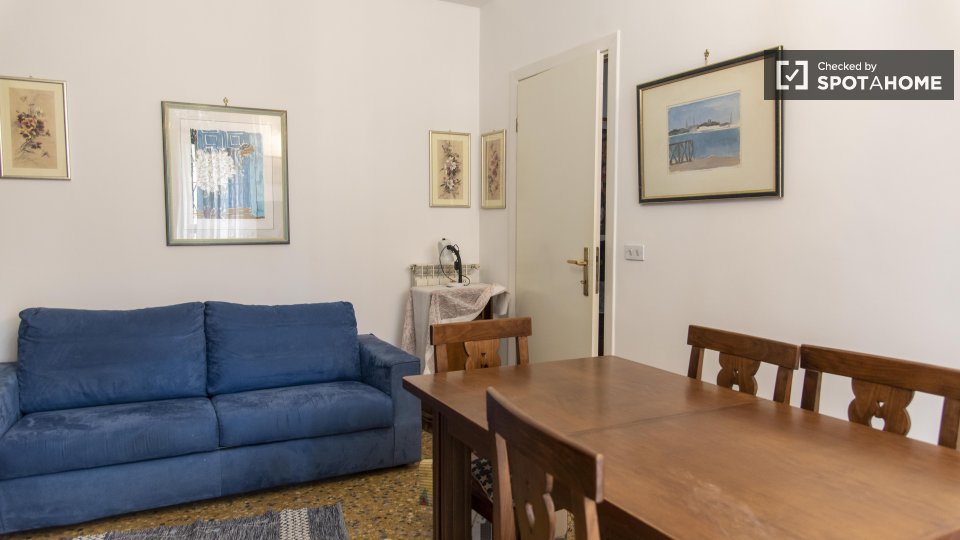 Immagine 5 di Appartamento in affitto  in Via Gian Luca Squarcialupo a Roma