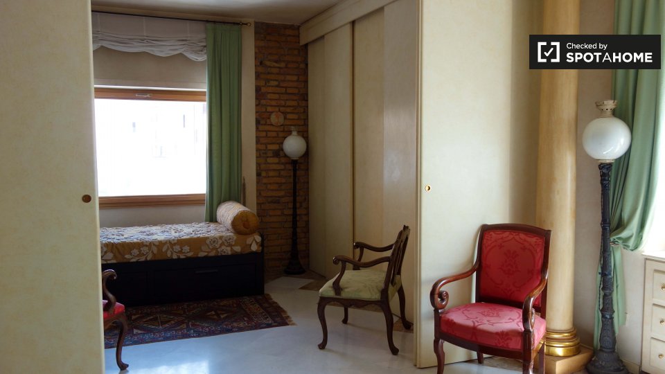 Immagine 18 di Appartamento in affitto  in Via della VII Coorte a Roma