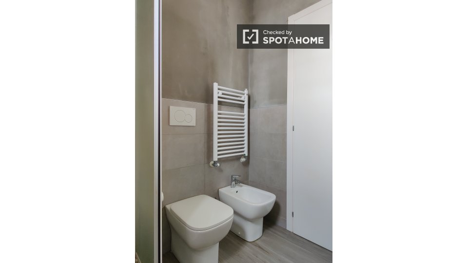 Immagine 13 di Camera condivisa in affitto  in Via Privata San Basilio a Milano