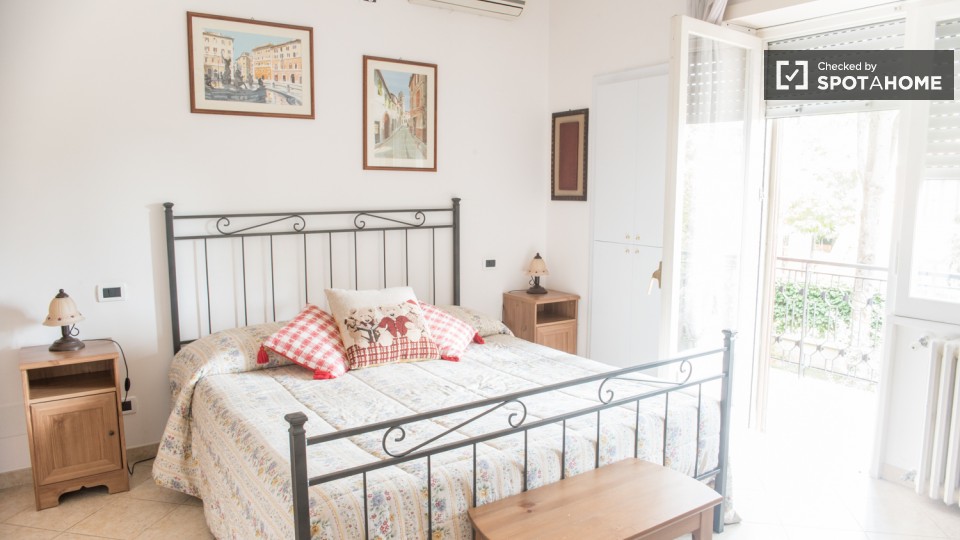 Immagine 9 di Camera condivisa in affitto  in Via Francesco Vettori a Roma