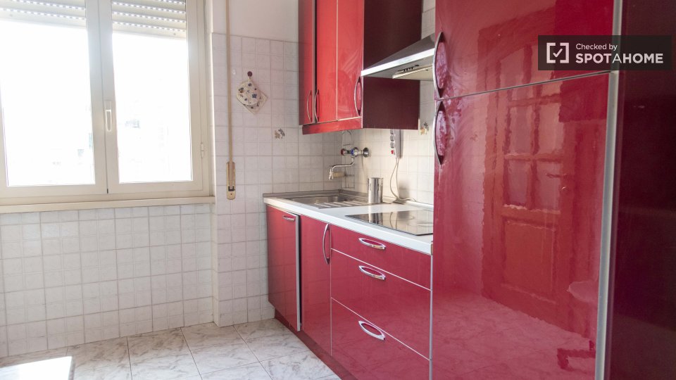 Immagine 8 di Appartamento in affitto  in Piazza Ragusa a Roma