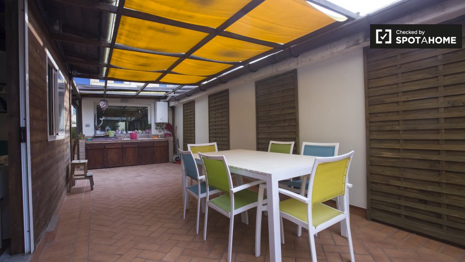 Immagine 12 di Ufficio in affitto  in Via Stefano Infessura, 00179 Roma RM, Italy a Roma