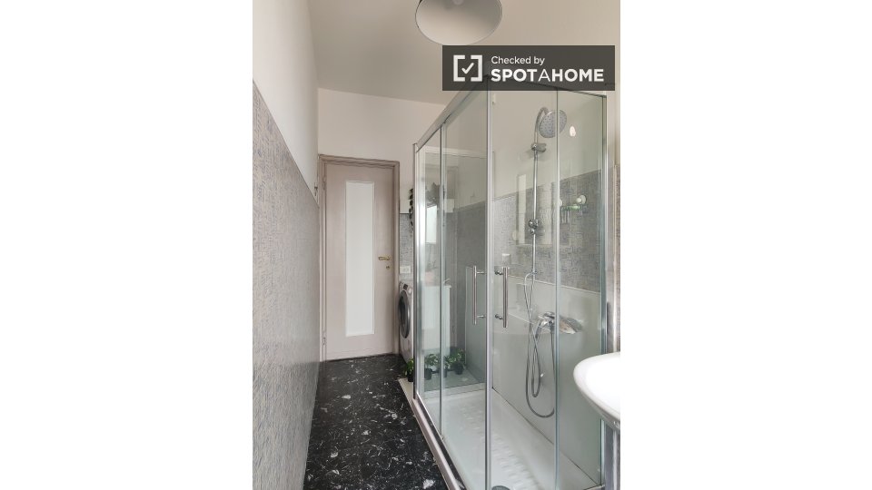 Immagine 16 di Camera condivisa in affitto  in Via Donatello a Milano