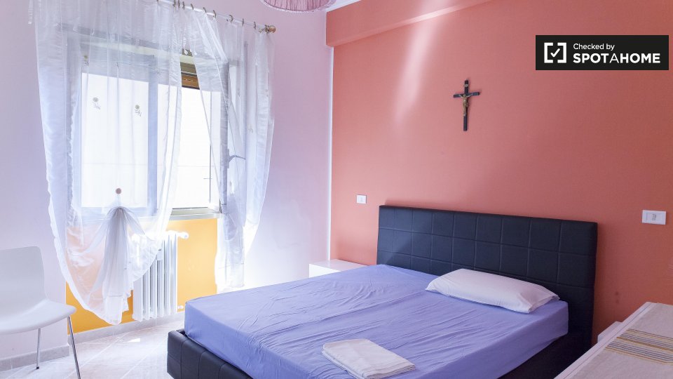 Immagine 10 di Appartamento in affitto  in Via Giuseppe Donati, 00159 Roma RM, Italy a Roma