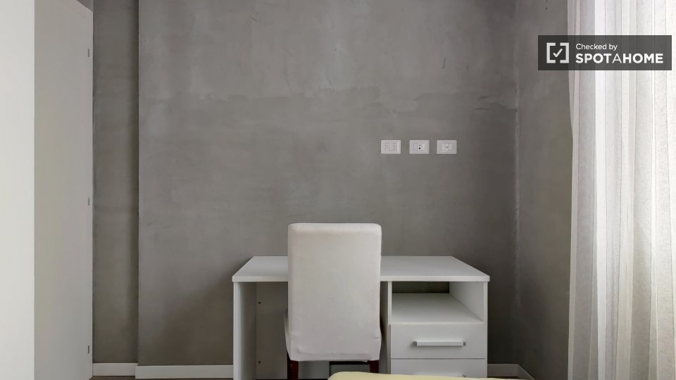 Immagine 3 di Camera condivisa in affitto  in Via Privata San Basilio a Milano