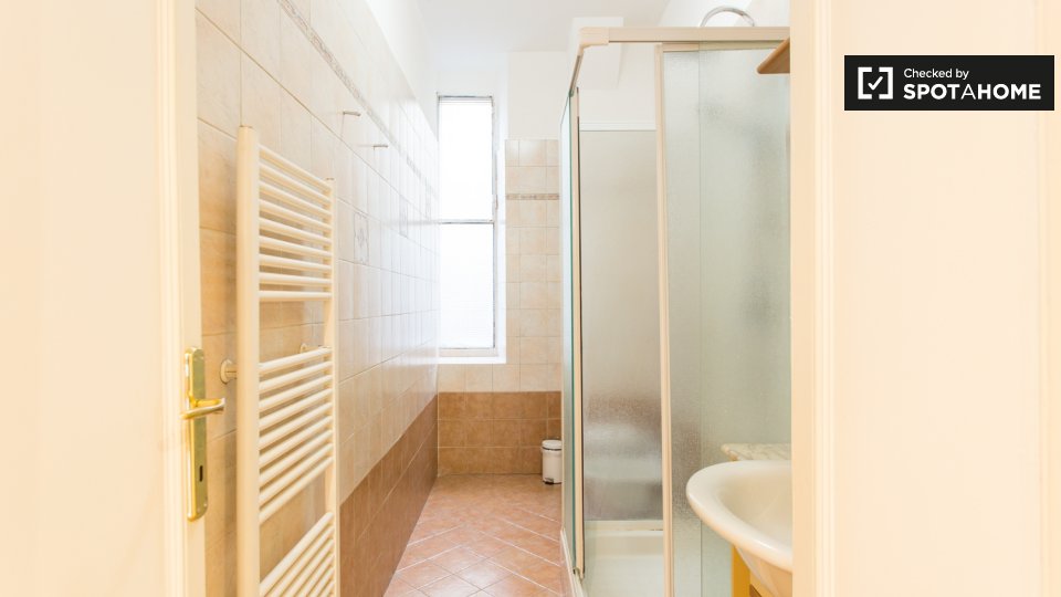 Immagine 16 di Camera condivisa in affitto  in Corso Buenos Aires a Milano