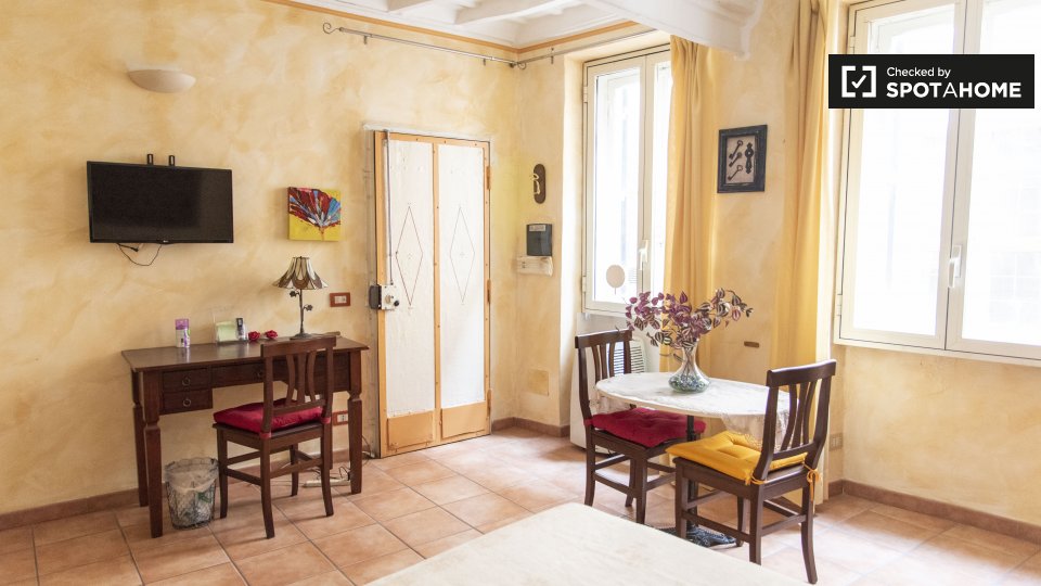 Immagine 13 di Ufficio in affitto  in Via dei Gigli d'Oro a Roma