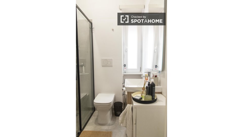 Immagine 11 di Camera condivisa in affitto  in Via Raimondo Montecuccoli a Roma