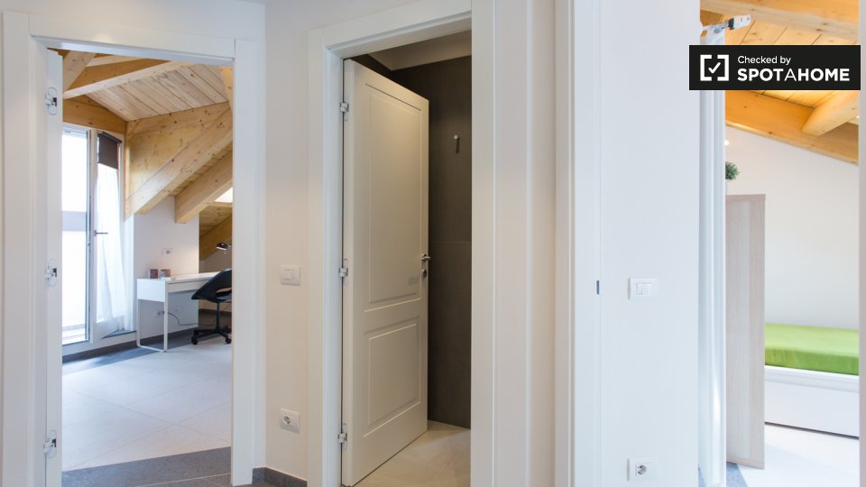 Immagine 14 di Camera condivisa in affitto  in Viale Bligny a Milano