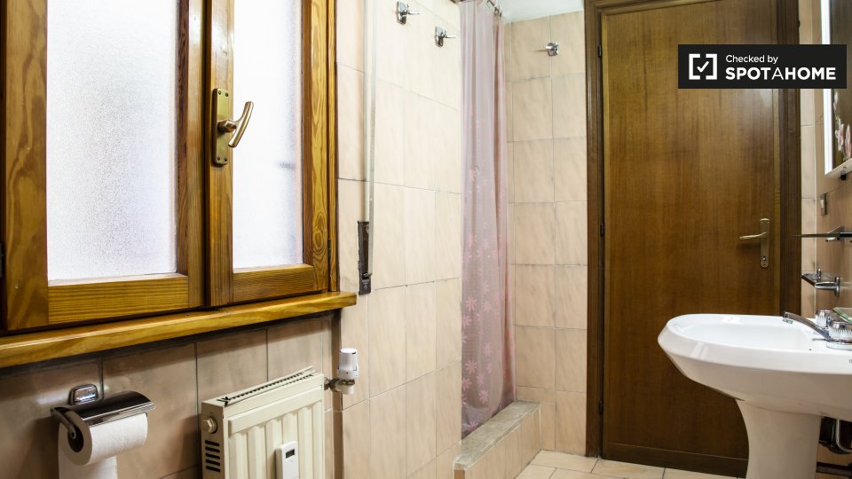 Immagine 13 di Appartamento in affitto  in Viale Cesare Pavese a Roma