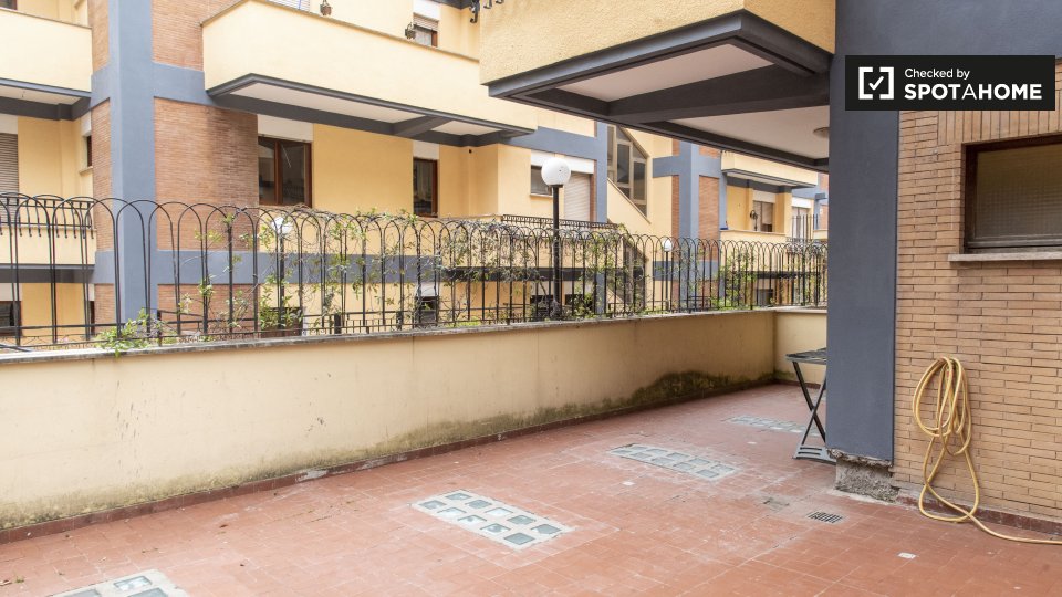 Immagine 10 di Appartamento in affitto  in Via della Balduina a Roma