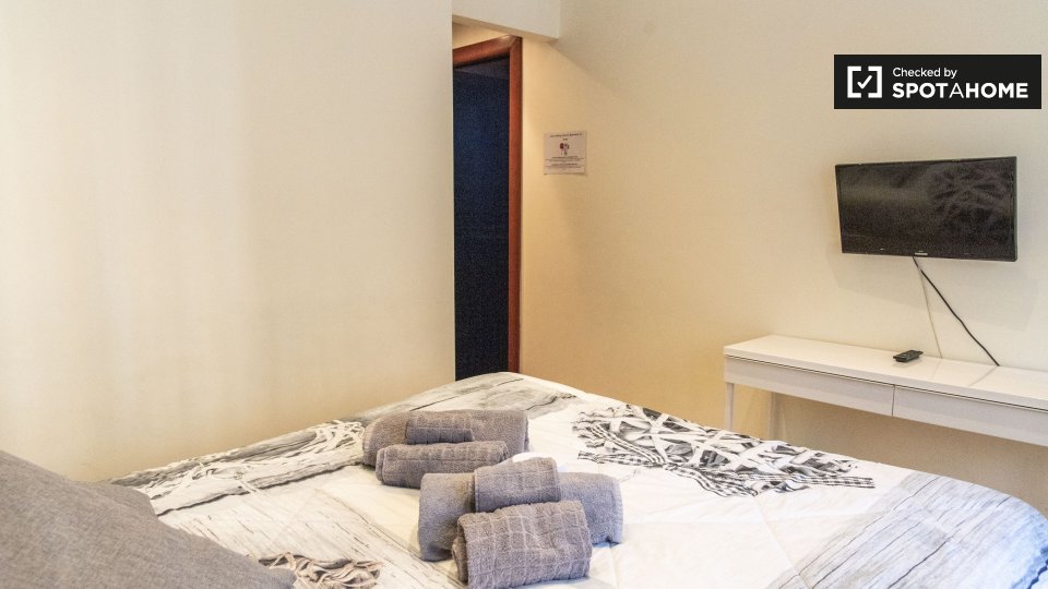 Immagine 4 di Camera condivisa in affitto  in Via Tigrè a Roma