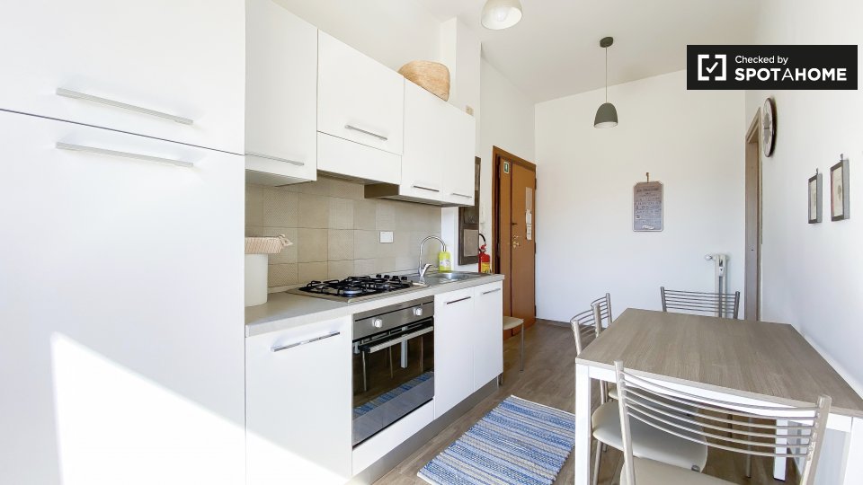 Immagine 5 di Appartamento in affitto  in Via Filippo Chiappini a Roma