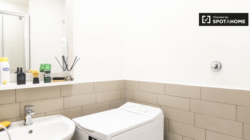 Immagine 3 di Ufficio in affitto  in Via Domenico Chelini a Roma