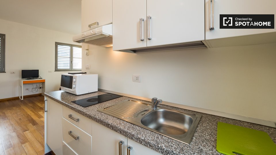 Immagine 2 di Ufficio in affitto  in Via Enrico Cosenz a Milano