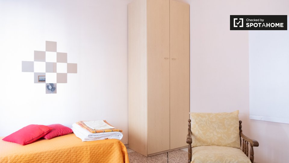 Immagine 18 di Camera condivisa in affitto  in Via Gabriello Chiabrera a Roma