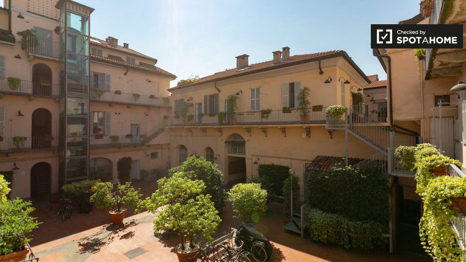 Immagine 19 di Ufficio in affitto  in Via Lodovico Il Moro, 20143 Milano MI, Italy a Milano