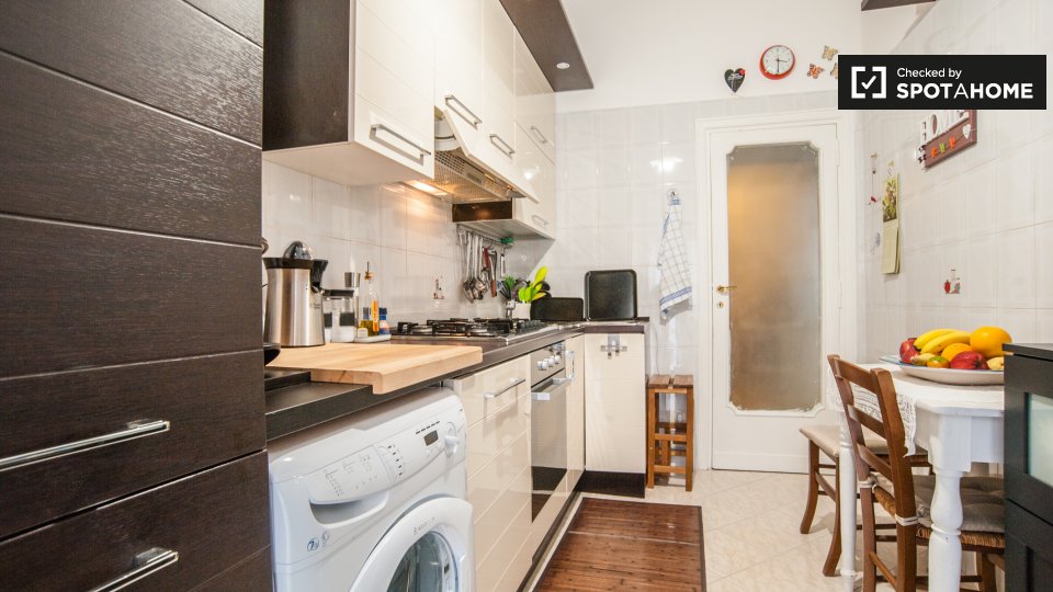 Immagine 12 di Camera condivisa in affitto  in Via Giuseppe Allievo, 00135 Roma RM, Italy a Roma