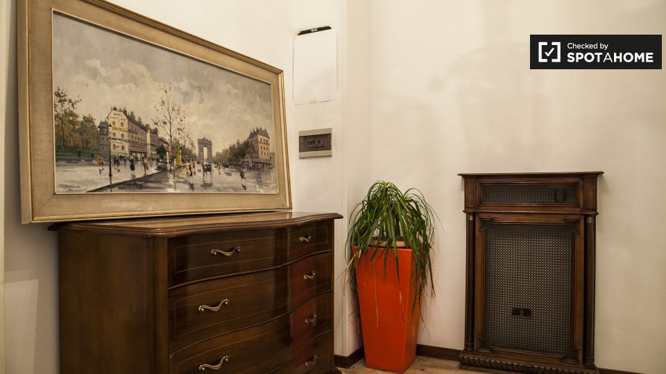 Immagine 17 di Camera condivisa in affitto  in Via Marcantonio Bragadin a Roma