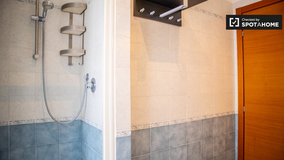 Immagine 14 di Appartamento in affitto  in Via Gregorio XIII, 00167 Roma RM, Italy a Roma