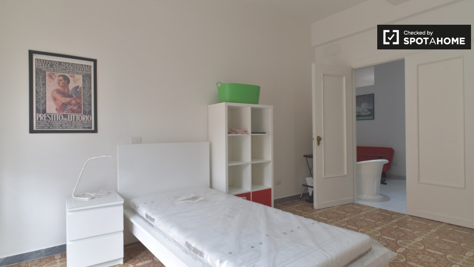 Immagine 1 di Camera condivisa in affitto  in Via Filippo Eredia a Roma